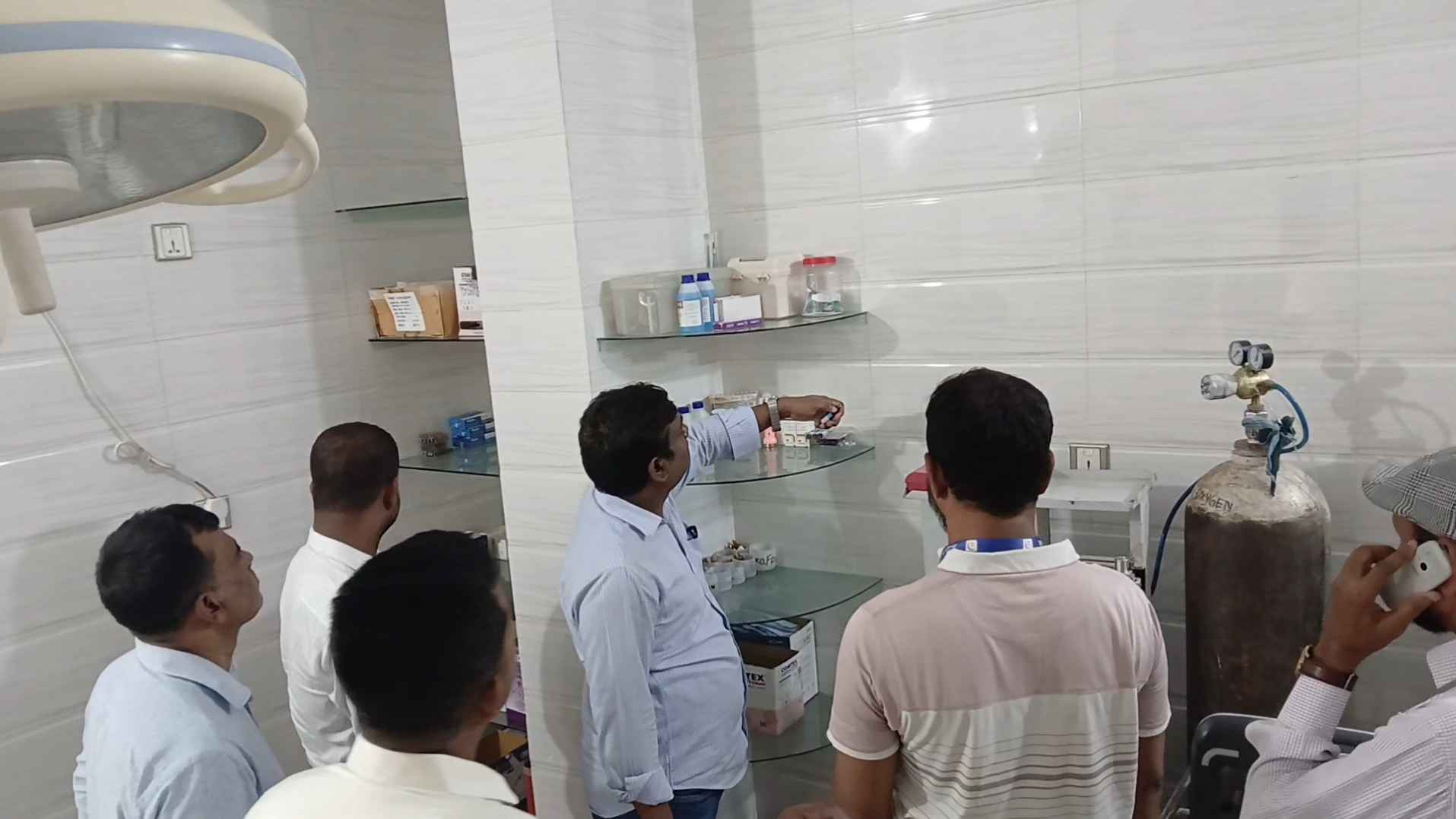 আলমডাঙ্গায় অপারেশন জটিলতায় ২ নারীর মৃত্যু: ক্লিনিকে অভিযান, সিলগালা