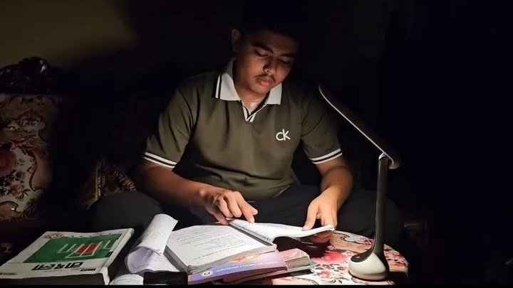 চুয়াডাঙ্গায় ঘন ঘন লোডশেডিংয়ে অতিষ্ঠ জনজীবন