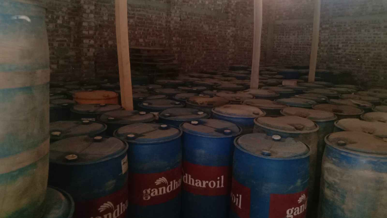 বরগুনায় ৩৮ হাজার লিটার অবৈধ ডিজেল উদ্ধার ব্যবসায়ীকে জরিমানা