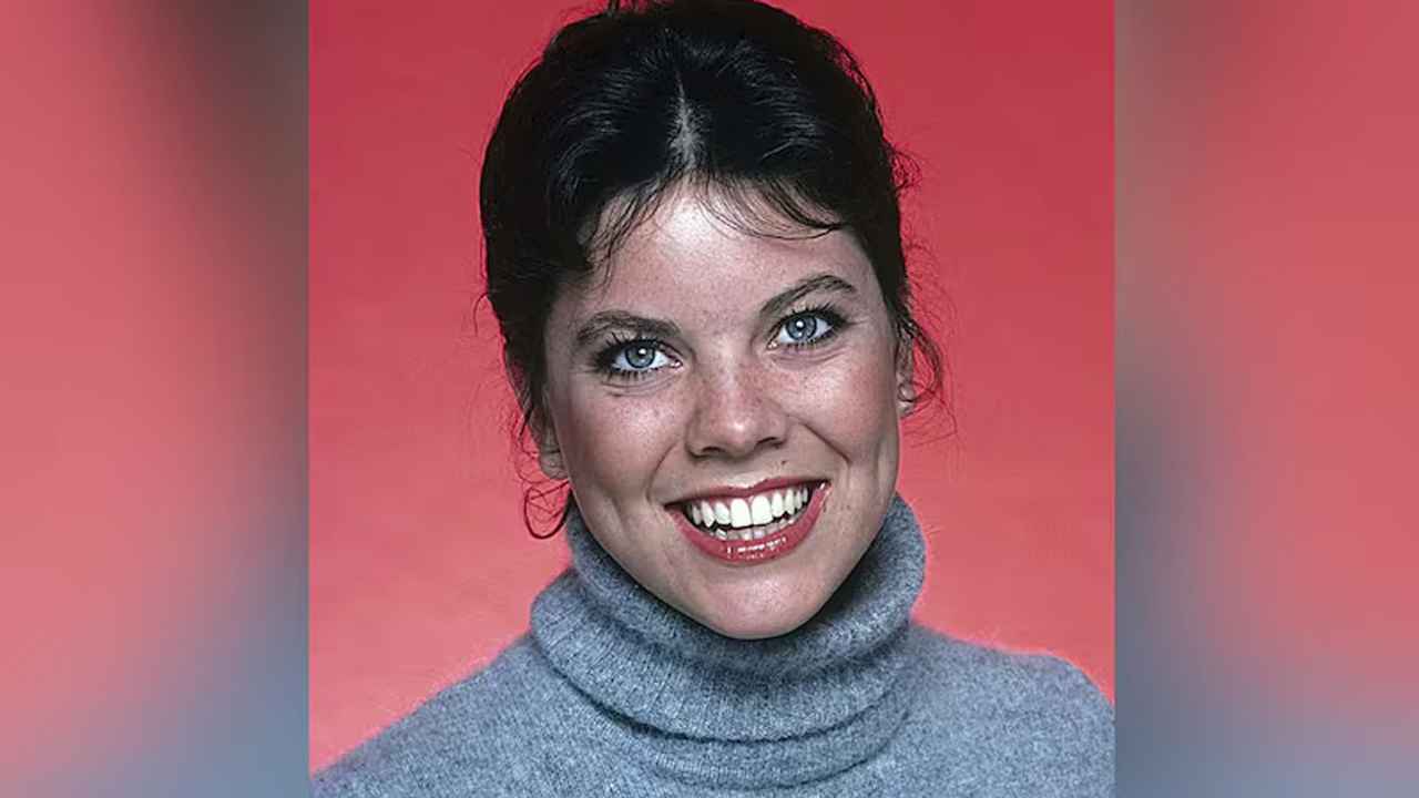 নিজ বাড়ি থেকে অভিনেত্রীর মরদেহ উদ্ধার