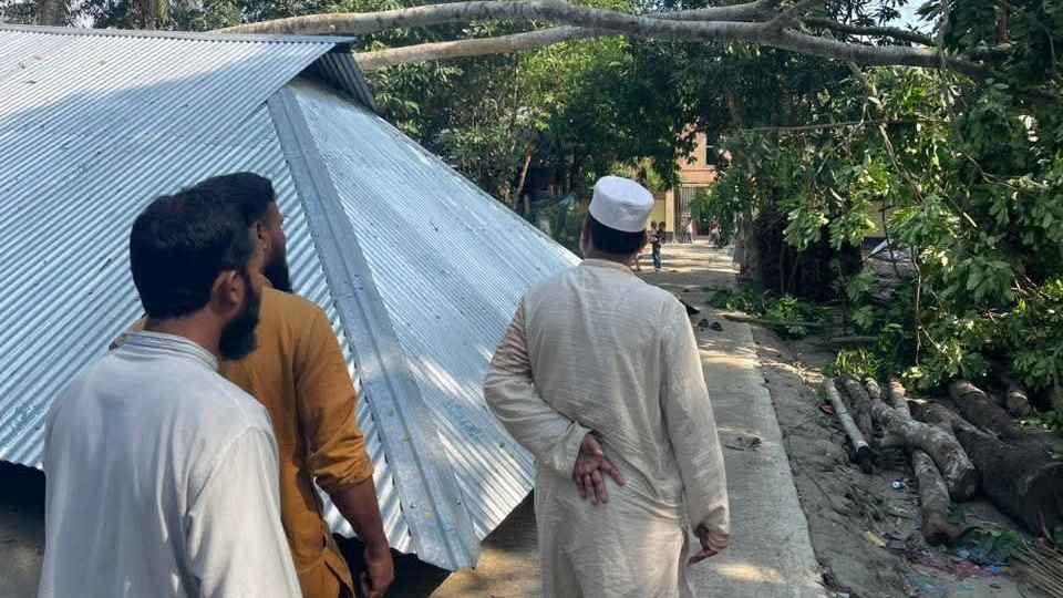 ব্যাংক ঋণে গড়া নতুন ঘর, ওঠার আগেই লন্ডভন্ড করে দিল কালবৈশাখি 