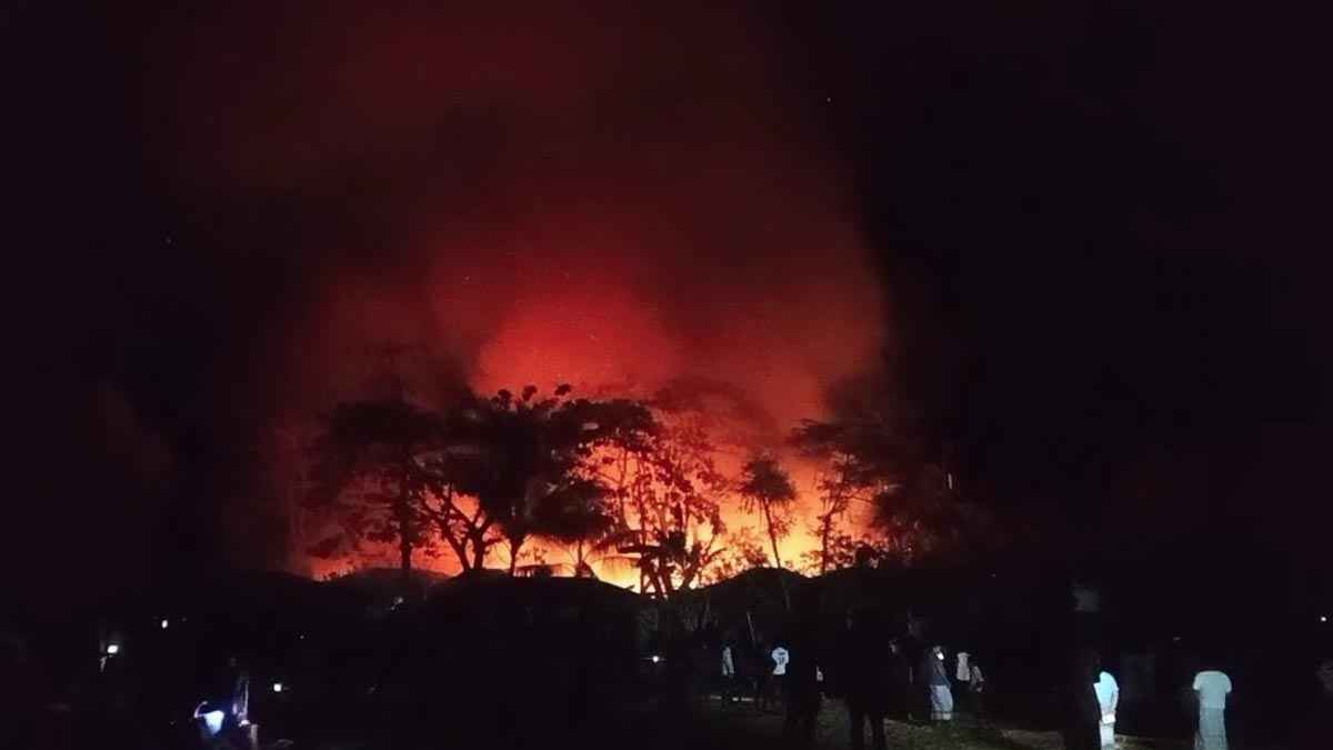 মশার কয়েলের আগুনে ১৪ বসতঘর ভস্মীভূত 