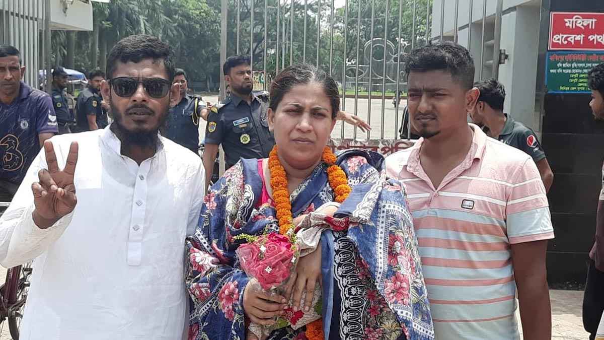 দেড় মাসের সন্তানসহ সেই যুব মহিলালীগ নেত্রী কারাগার থেকে মুক্তি