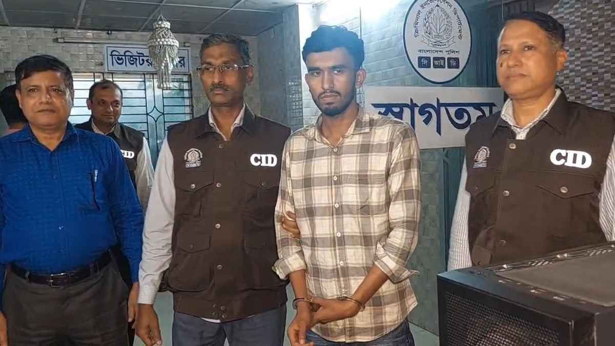 পোশাক কারখানায় চুরি হওয়া কম্পিউটার-নগদ টাকা উদ্ধার, কর্মচারী গ্রেফতার