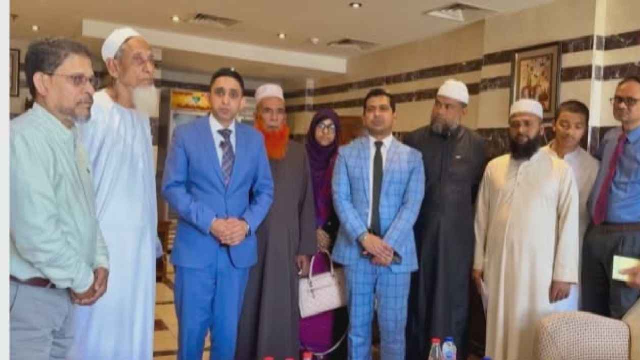 ধর্মমন্ত্রীর ত্বরিত পদক্ষে, দেশে ফিরলেন আটকে পড়া ৩৩ উমরার যাত্রী