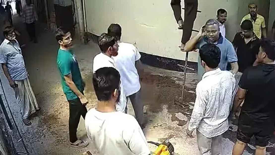 ডা. কামরুলের হাসপাতালে চাঁদা দাবি: যুবদল নেতা মঈনের ৪ সহযোগী গ্রেফতার