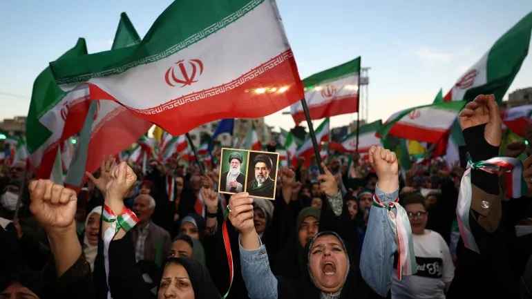 সর্বোচ্চ নেতার সমর্থনে ইরানজুড়ে র‍্যালি