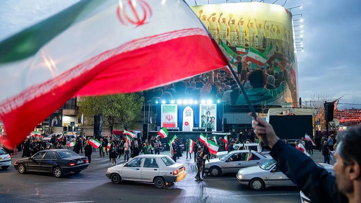 যুক্তরাষ্ট্রের সঙ্গে দ্বিতীয় দফার আলোচনার জন্য যে শর্ত দিল ইরান