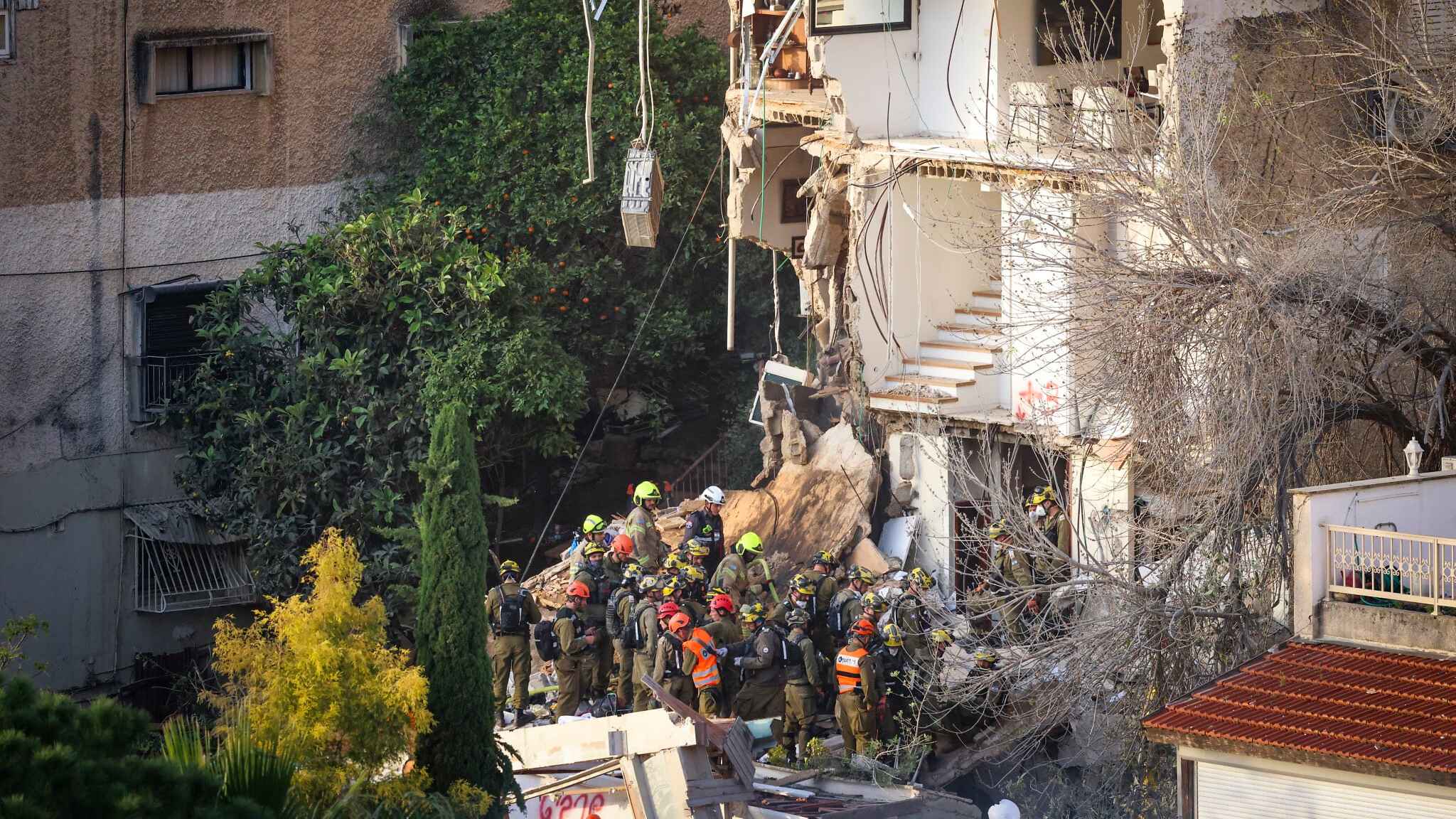 ইরানের ক্ষেপণাস্ত্র হামলায় ২ ইসরায়েলি নিহত