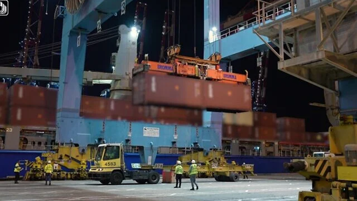 যুক্তরাষ্ট্র থেকে সাড়ে ৬ হাজার টন সামরিক সরঞ্জাম পেল ইসরায়েল