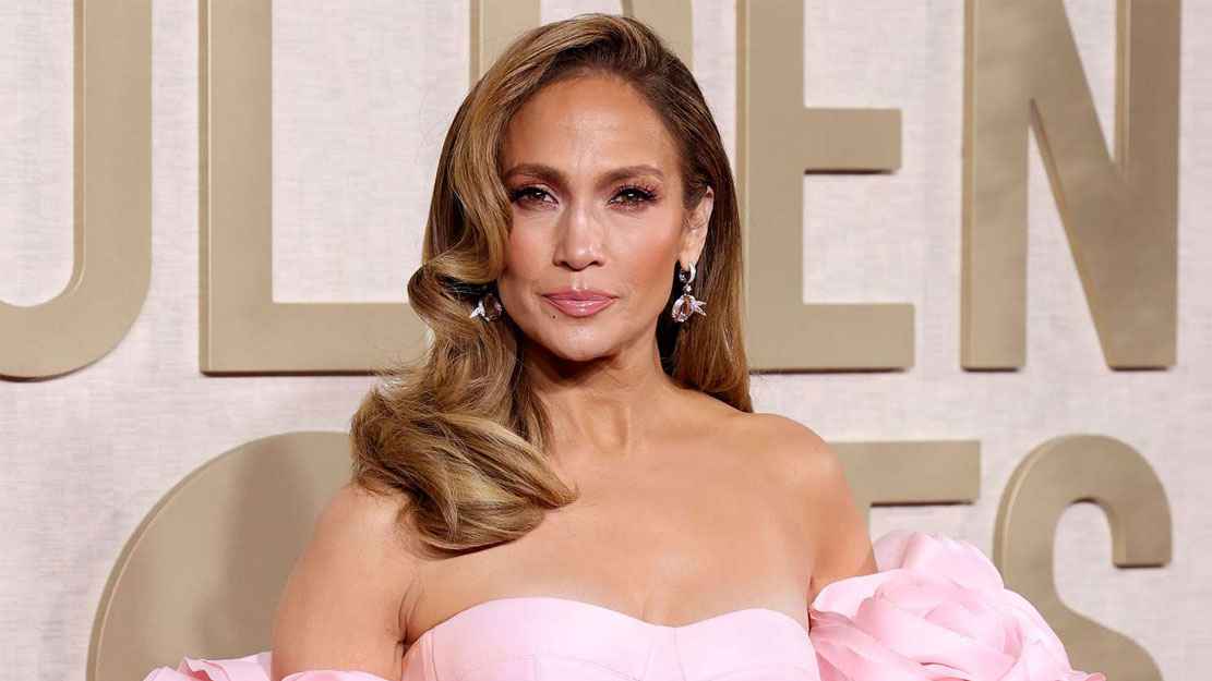 ৪ বিয়ে ৭ প্রেম, তবুও তৃপ্ত নন— আজও ভালবাসা খুঁজছেন জেনিফার 