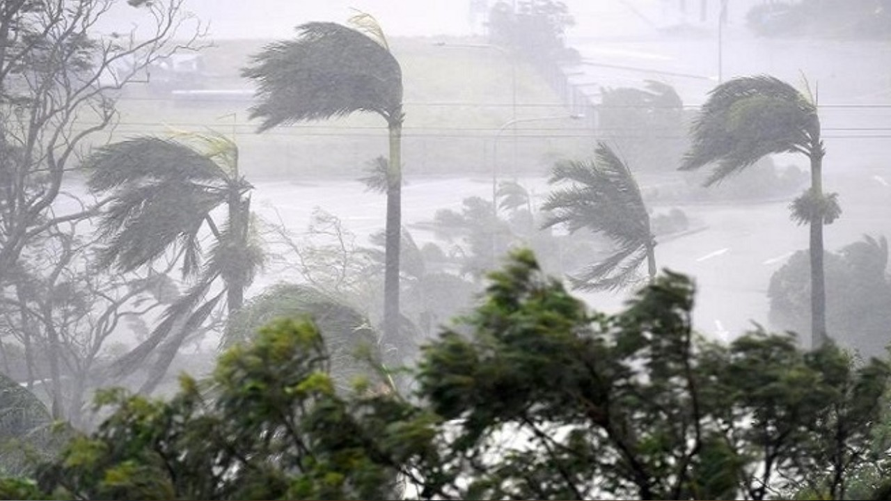 দুপুরের মধ্যে তিন বিভাগে ৮০ কিমি বেগে ঝড়বৃষ্টির আভাস