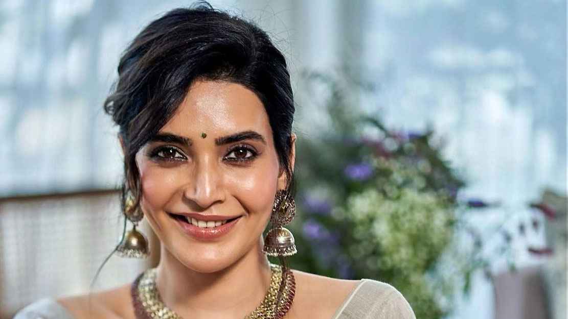 মা হতে চলেছেন কারিশ্মা 