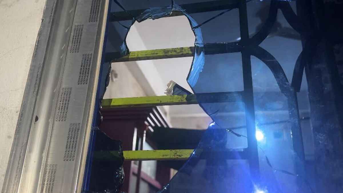 কিশোরগঞ্জে তিন সাংবাদিকের বাসাসহ ২০ বসতবাড়িতে হামলা, ভাঙচুর