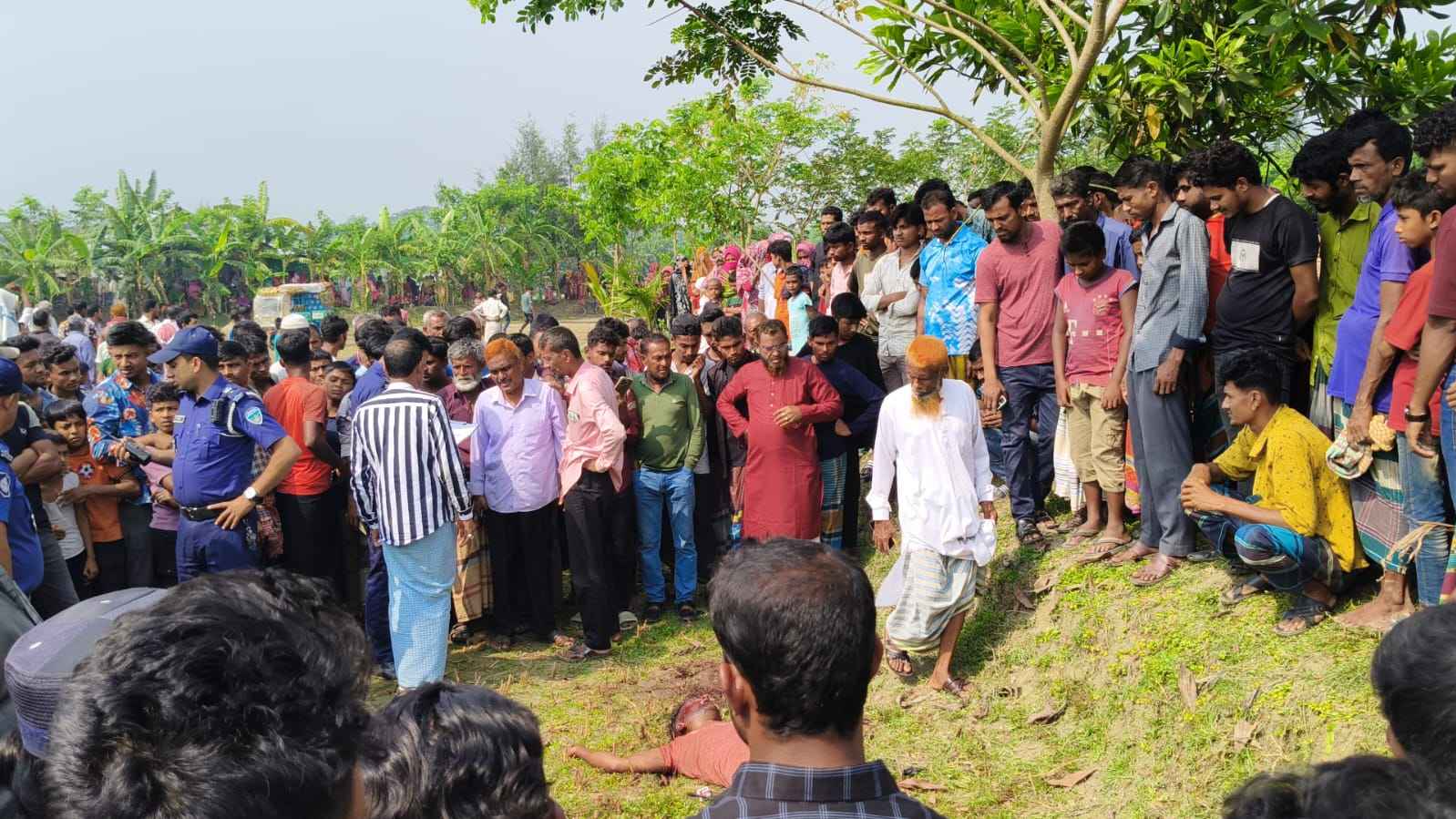 লক্ষ্মীপুরে ফসলের মাঠে পড়ে ছিল অটোরিকশা চালকের মরদেহ