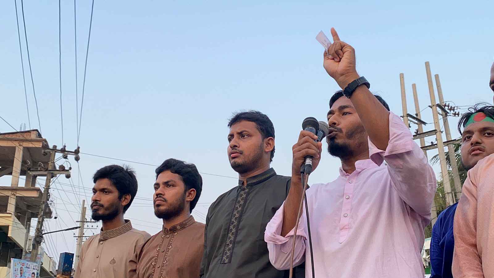 ‘প্রতিষ্ঠানে অস্ত্র নয় কলমের প্রতিযোগিতা হবে’