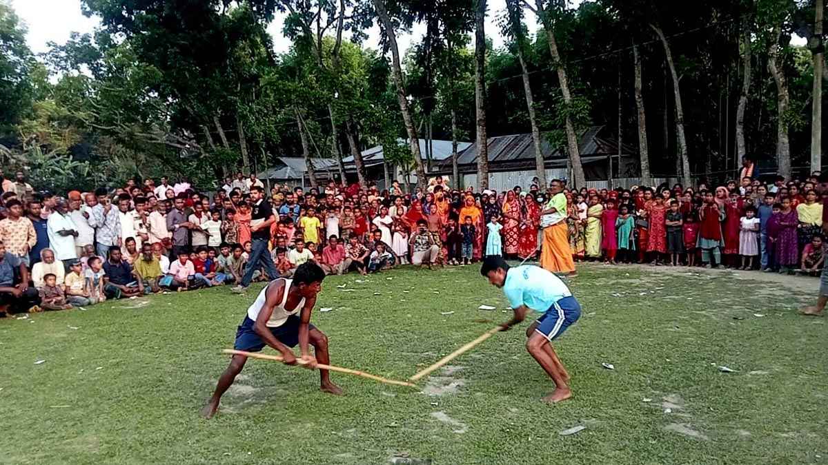 গাইবান্ধায় ঐতিহ্যবাহী লাঠি খেলা অনুষ্ঠিত