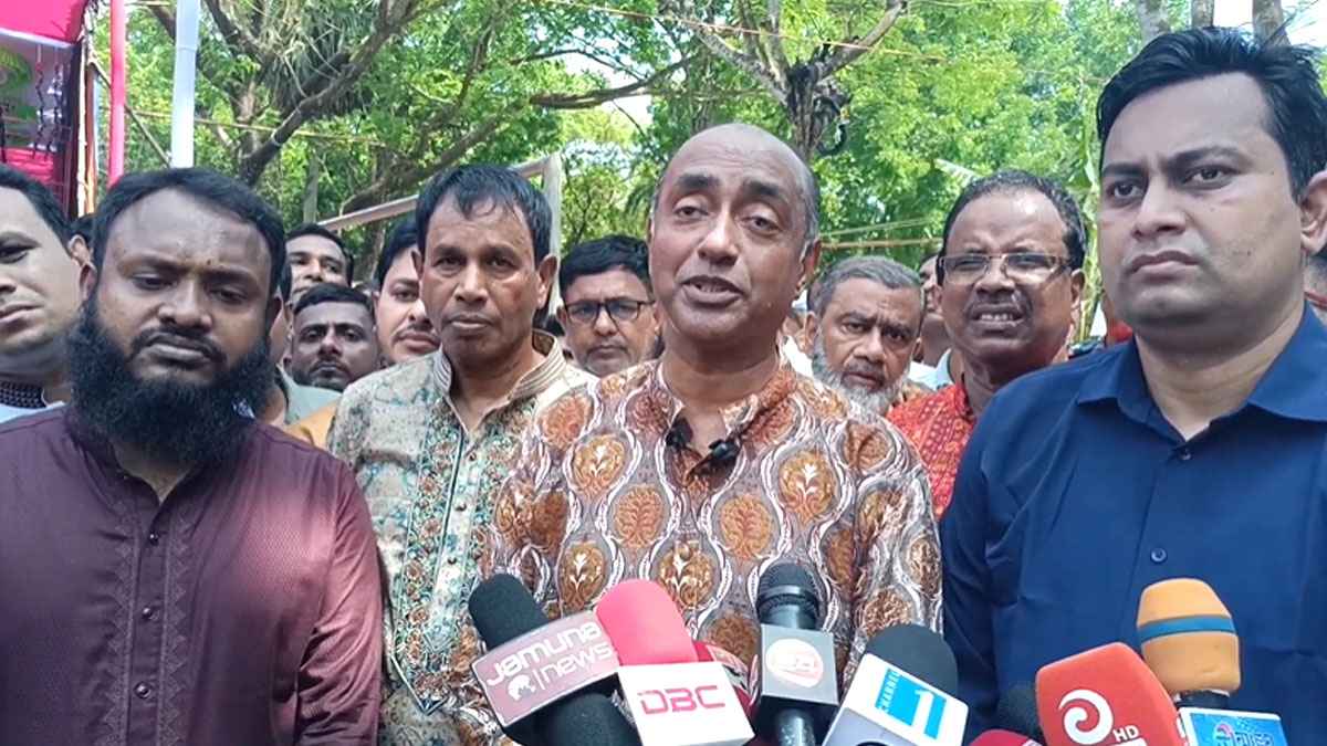 কৃষক কার্ড বিতরণে রাজনৈতিক বিবেচনা বা অনিয়মের সুযোগ নেই: আইনমন্ত্রী