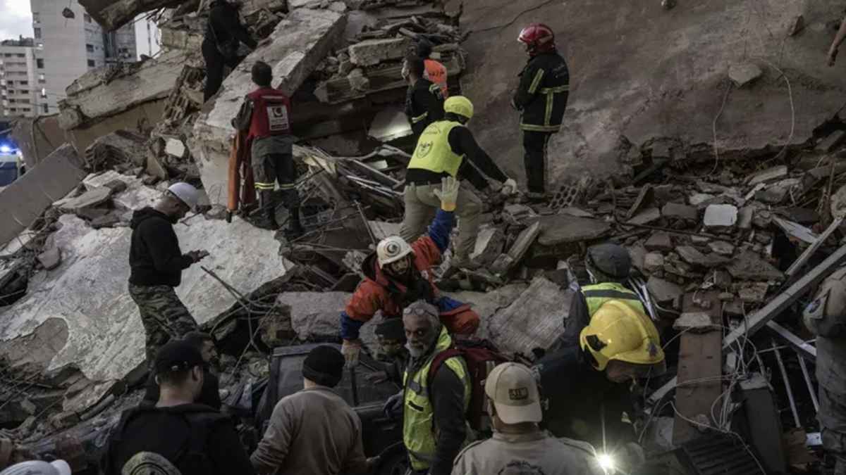 লেবাননজুড়ে ইসরায়েলের ভয়াবহ হামলা, একদিনে নিহত ২৫৪