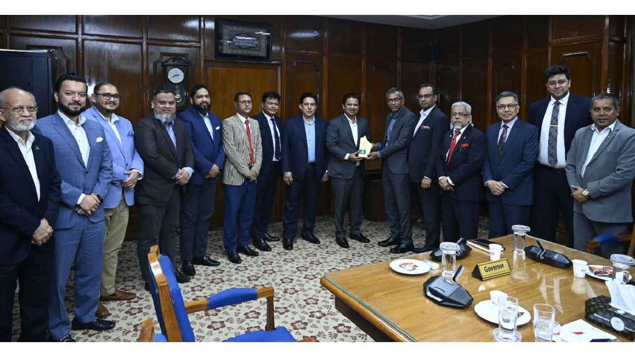 অভ্যন্তরীণ অর্থনৈতিক কর্মকাণ্ড জোরদারের আহ্বান গভর্নরের