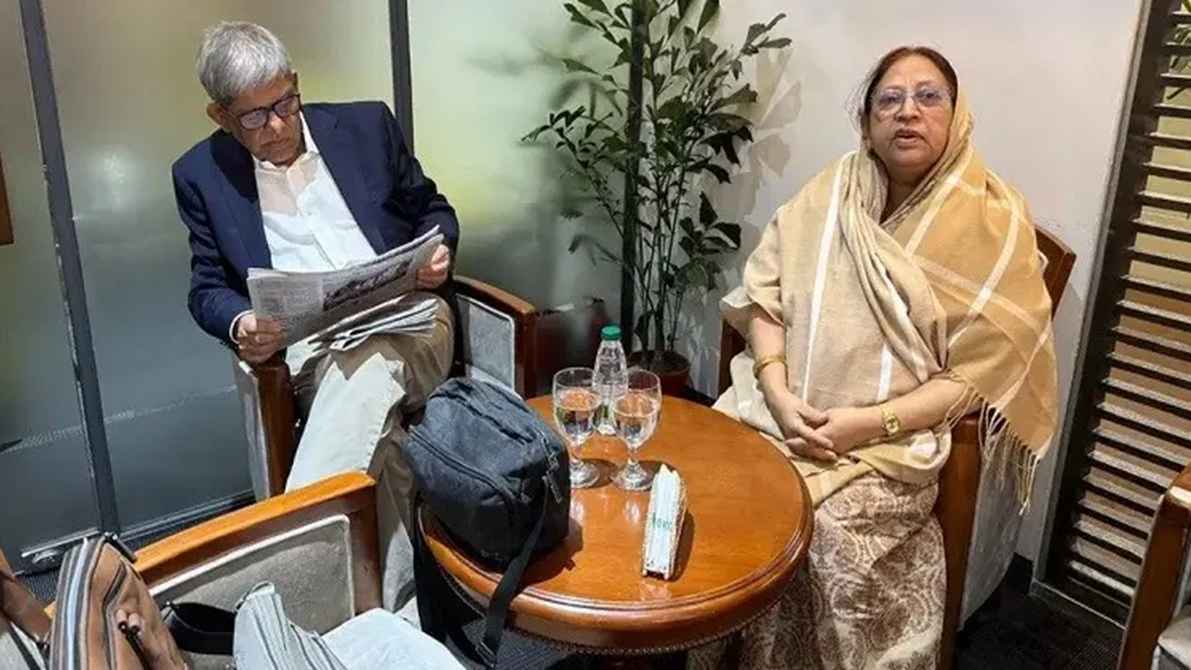 স্বাস্থ্য পরীক্ষার জন্য স্ত্রীকে নিয়ে সিঙ্গাপুর গেলেন মির্জা ফখরুল