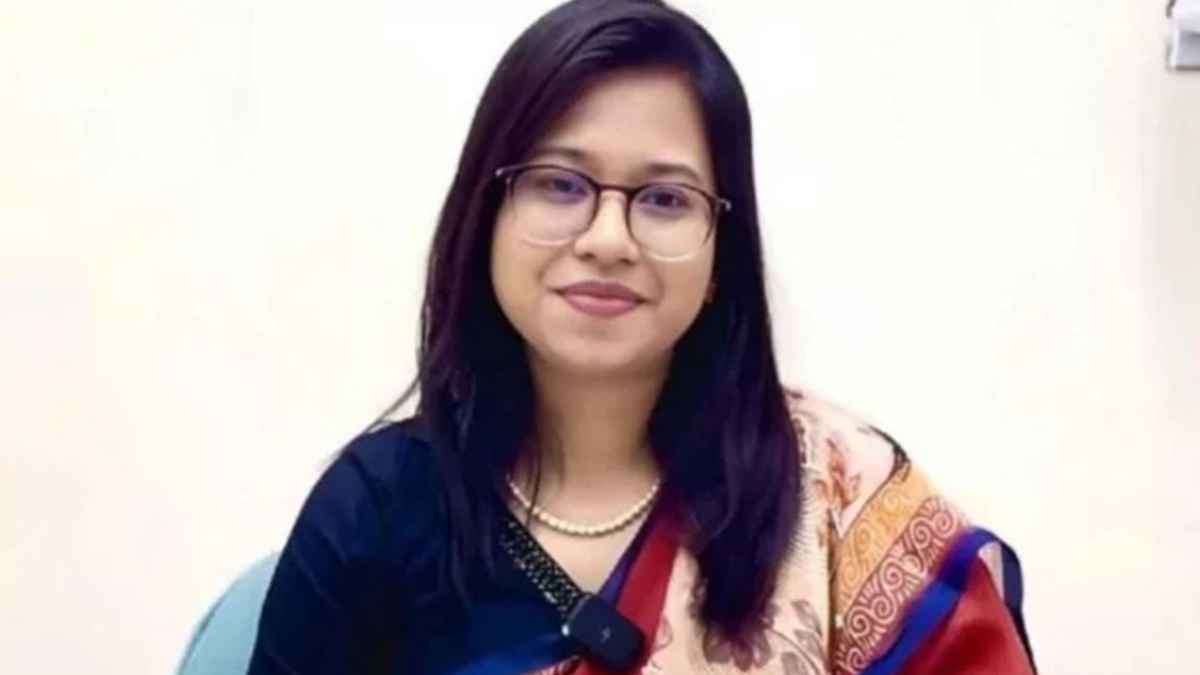 প্রার্থিতা ফিরে পেতে ইসিতে আপিল করলেন মনিরা শারমিন