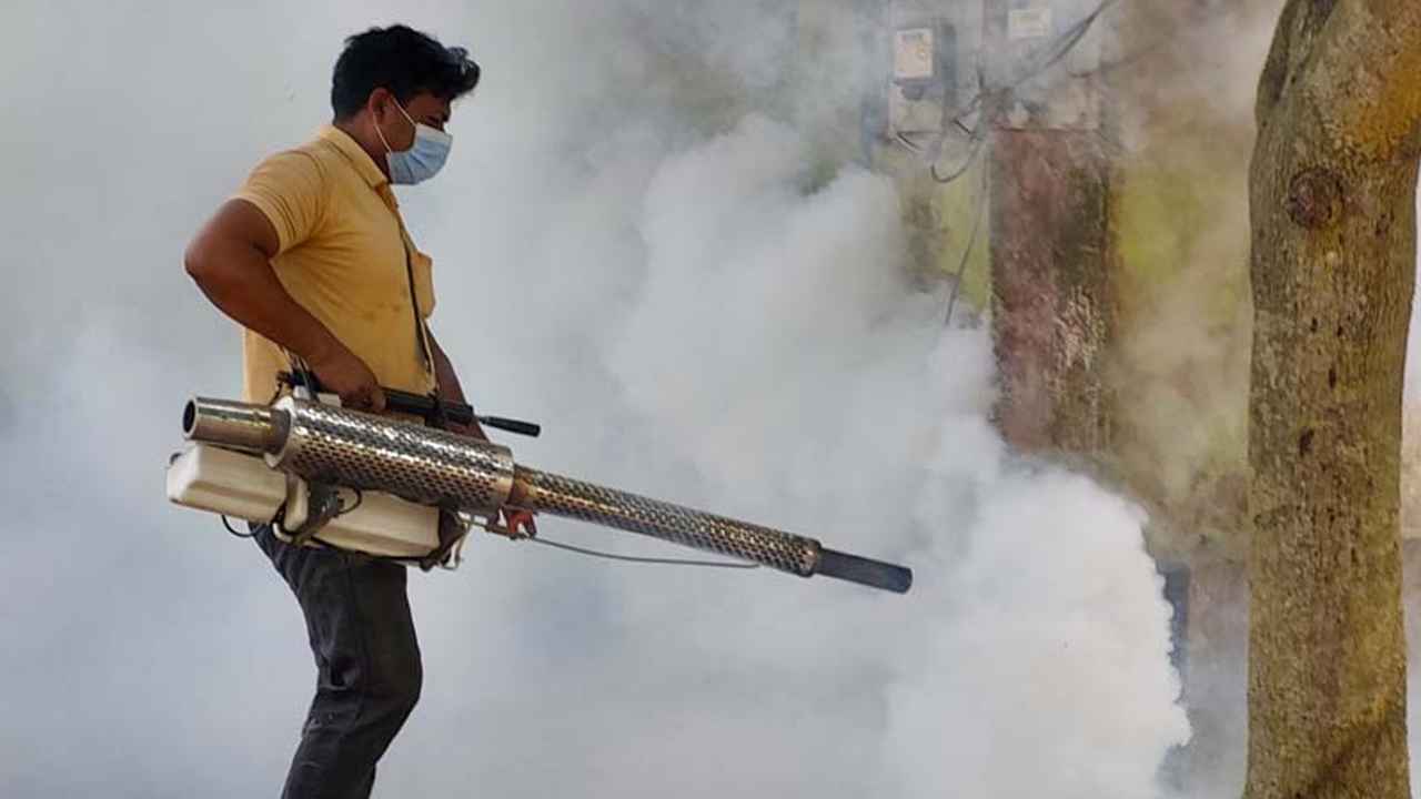 ডিজেল সংকটে আটকে যাচ্ছে মশা নিধন 