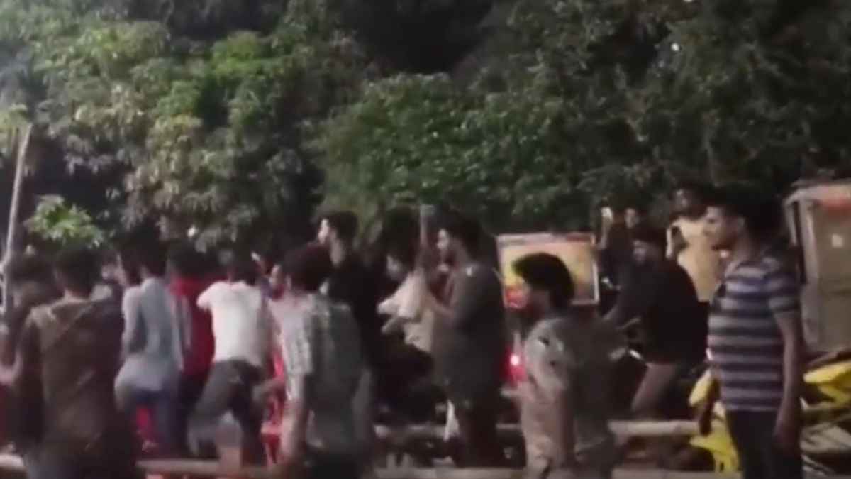 শ্রীনগরে ফিলিং স্টেশনে সংঘর্ষ, আহত ৩