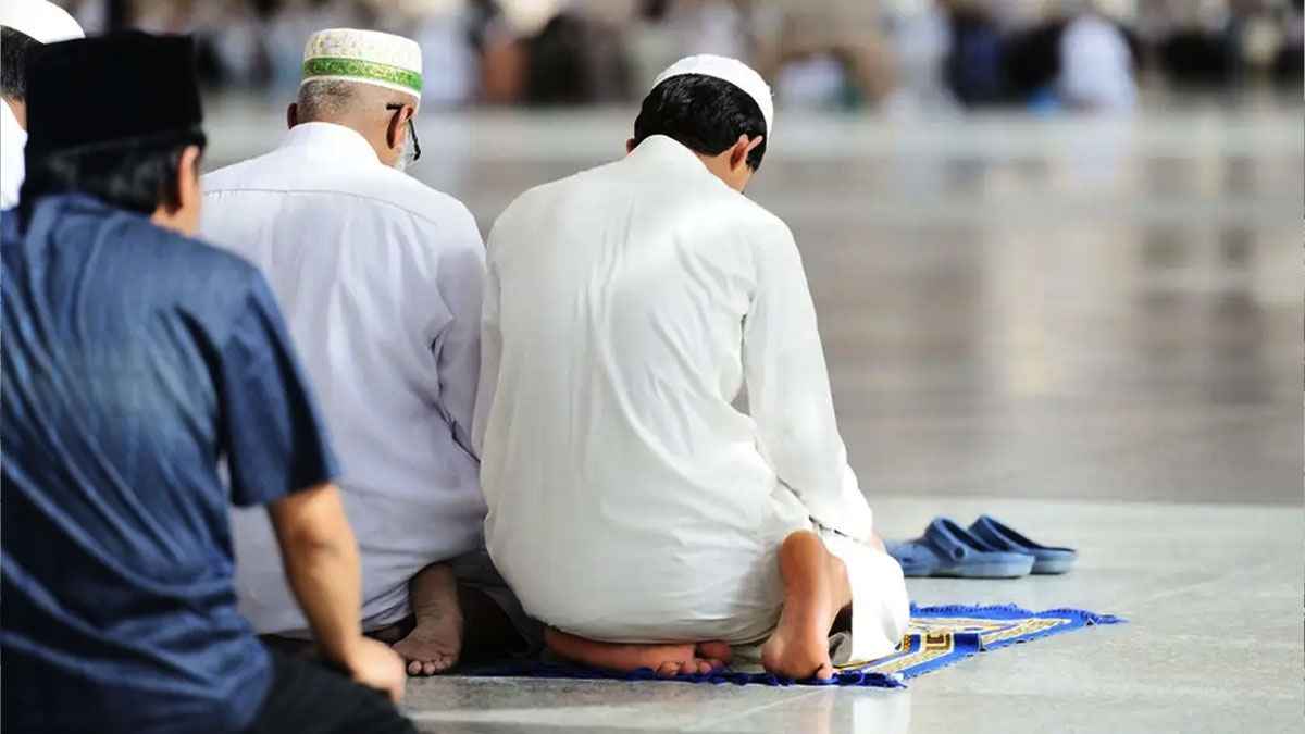 তাশাহুদের সময় এই ৭ ভুল করছেন না তো?