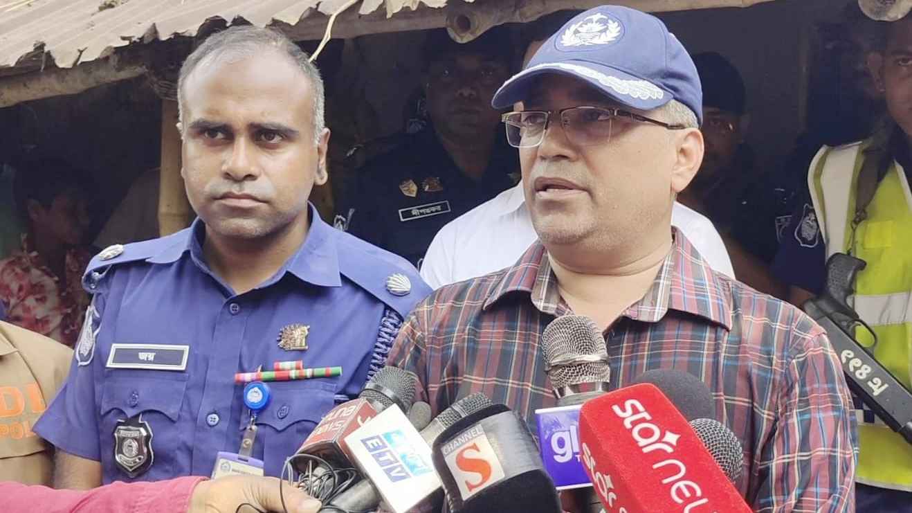 নওগাঁয় ৪ খুনের ঘটনা ডাকাতি নয় জমি নিয়ে বিরোধে হত্যা: পুলিশ সুপার