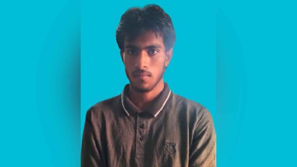 আপত্তিকর ছবি ছড়িয়ে দেওয়ার ভয় দেখিয়ে চাচির থেকে টাকা আদায়, যুবক আটক