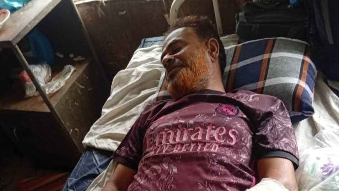 নেত্রকোনায় আইনজীবীকে কুপিয়ে জখম