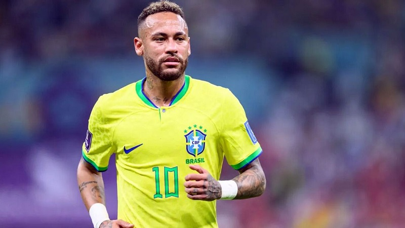 নারী রেফারিকে কুরুচিপূর্ণ মন্তব্য করে বিশ্বকাপ স্বপ্ন দোলাচলে নেইমারের