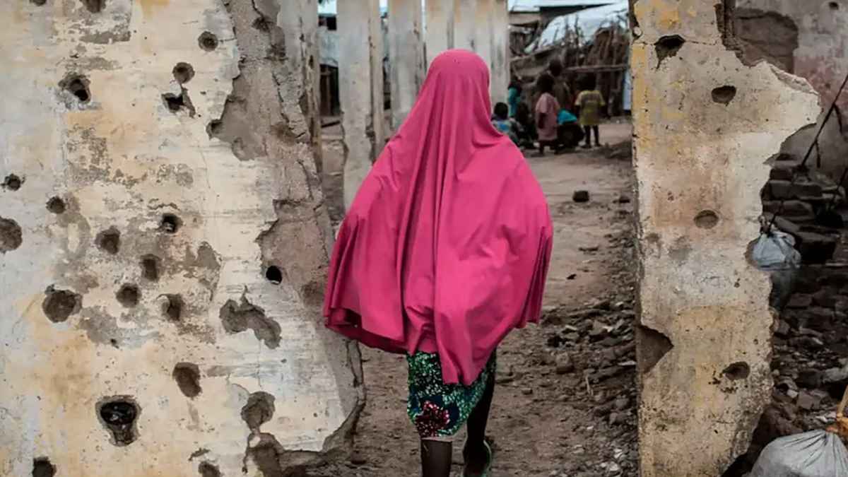 ঘুমন্ত গ্রামবাসীর ওপর এলোপাতাড়ি গুলি, নিহত ২৯