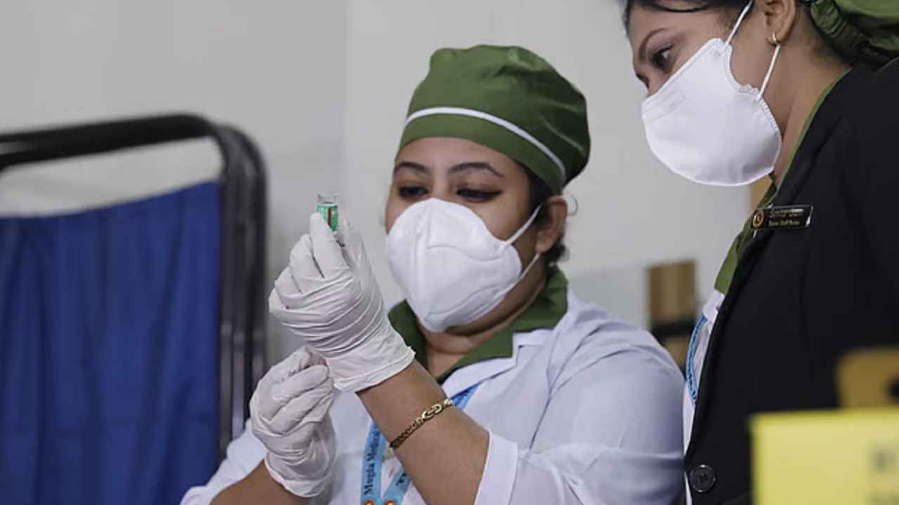 ‘১ লাখ স্বাস্থ্যকর্মী নিয়োগ দেওয়া হবে, ৮০ শতাংশই নারী’