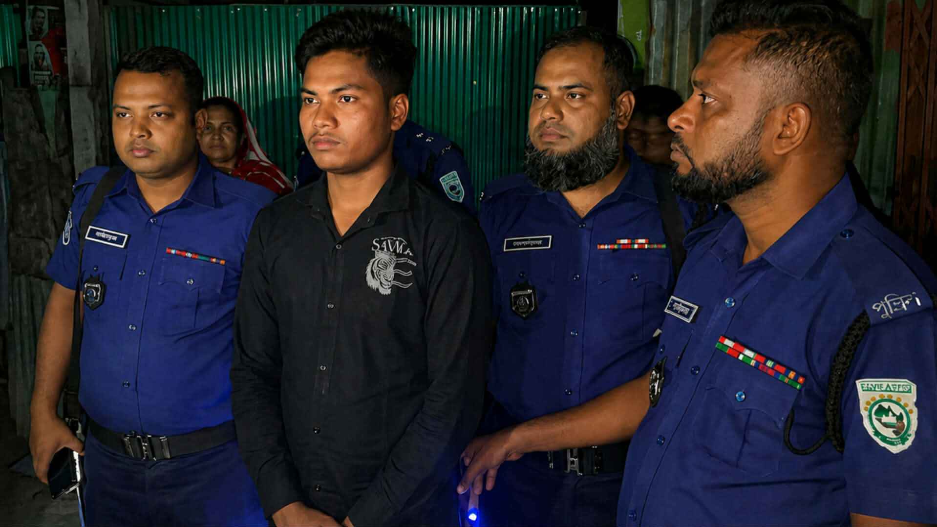 পানিসম্পদ প্রতিমন্ত্রীকে নিয়ে আপত্তিকর পোস্ট, কলেজছাত্র গ্রেফতার