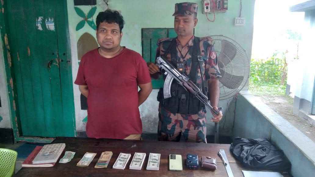 বাংলাবান্ধা স্থলবন্দরে বিপুল পরিমাণ ইউএস ডলারসহ ভারতীয় নাগরিক আটক