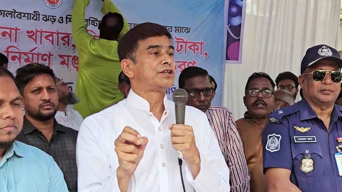 ‘কৃষক-ফ্যামিলি কার্ড বিতরণে কোনো দলীয় দৃষ্টিভঙ্গি দেখা হবে না’