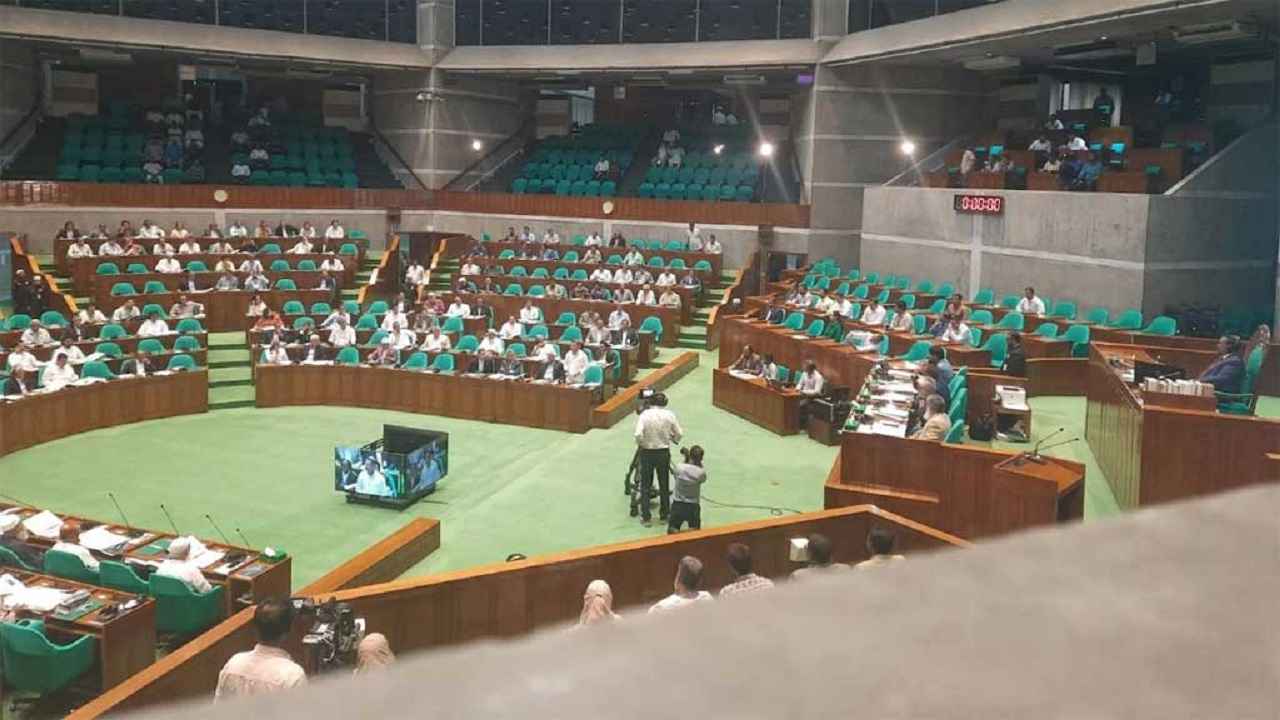 সরকারি দলের মূলতবি প্রস্তাব গ্রহণে ‘বিরল দৃষ্টান্ত’, রোববার আলোচনা