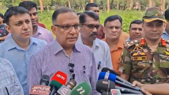 বন্ধ জুট মিলগুলো চালু করার লক্ষ্যে কাজ করছে সরকার: বস্ত্র ও প্রতিমন্ত্রী