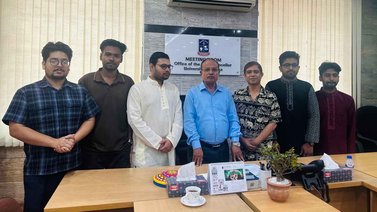 ঢাবিতে প্রতিবন্ধী শিক্ষার্থীদের অধিকার নিশ্চিতের দাবিতে স্মারকলিপি