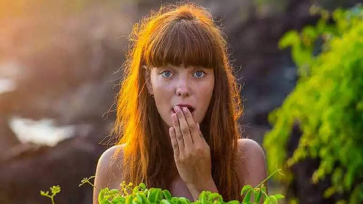 যে গ্রামের কেউ পোশাক পরেন না! 