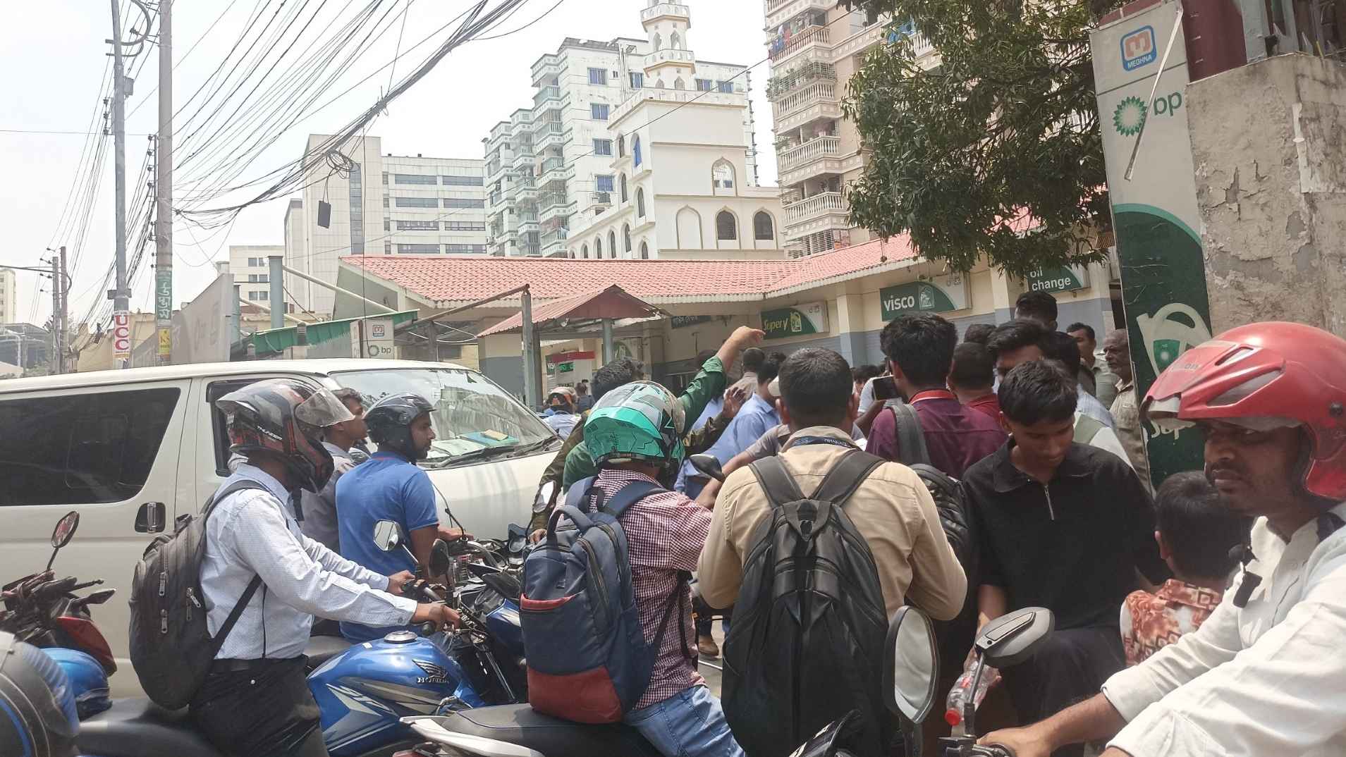 সোমবার থেকে ফিলিং স্টেশনগুলোতে বাড়ছে ডিজেল, পেট্রোল ও অকটেনের বরাদ্দ