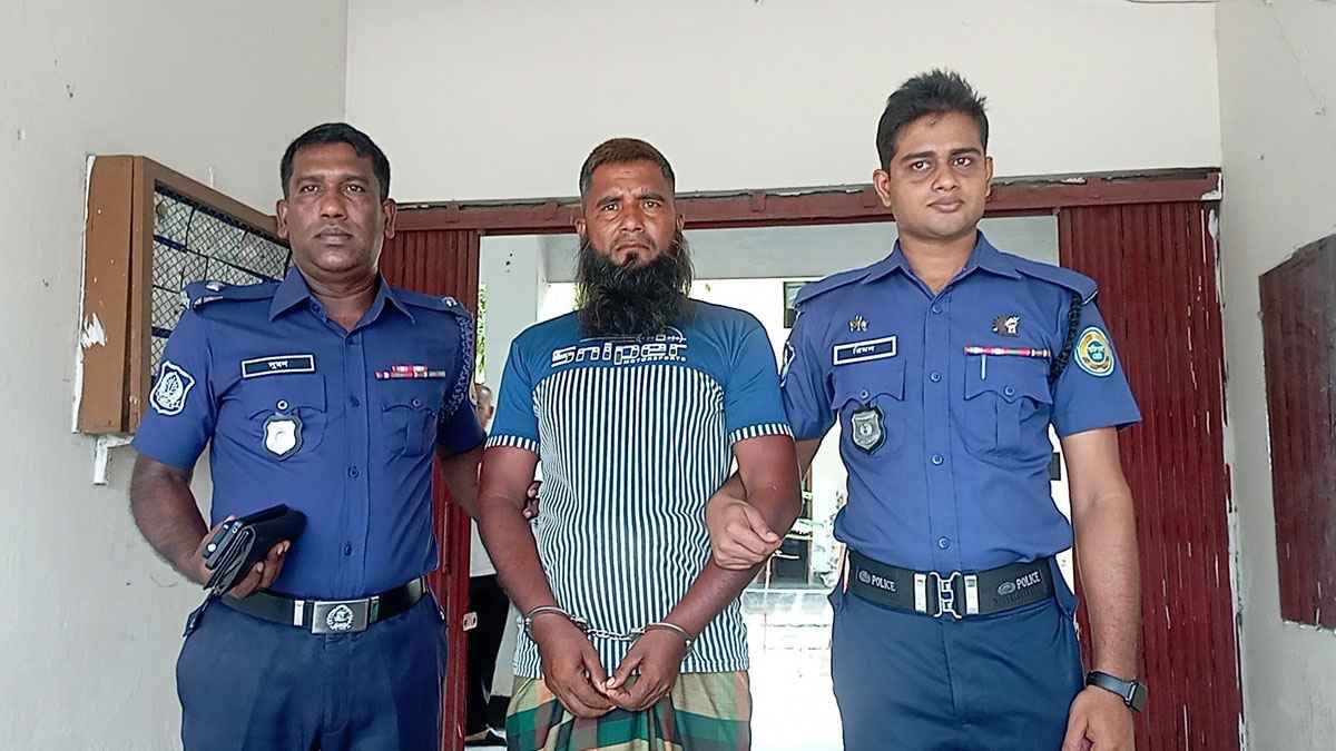 নাজিরপুরে ডাকাতি: দ্বিতীয় স্ত্রীর বাড়ি থেকে ডাকাত সর্দার গ্রেফতার