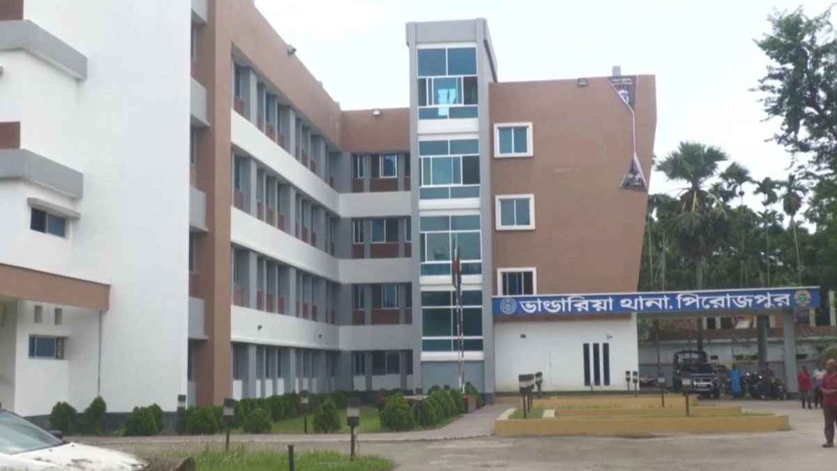 পিরোজপুরে দাখিল পরীক্ষায় অসদুপায় অবলম্বন, পরীক্ষার্থীসহ বহিষ্কার ৪