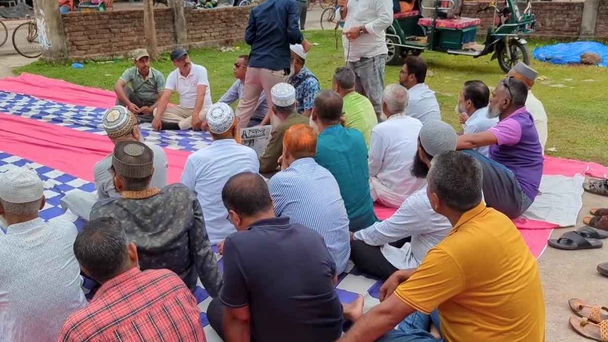 পিরোজপুরে সুপেয় পানির সংকট সমাধানে পৌরসভা ঘেরাও‎