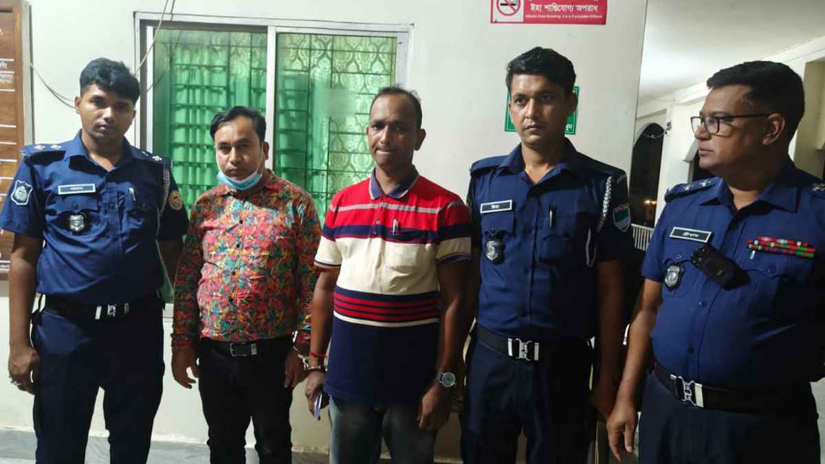 পিরোজপুরে ভুয়া হোমিও চিকিৎসক গ্রেফতার, ৫০ হাজার টাকা অর্থদণ্ড