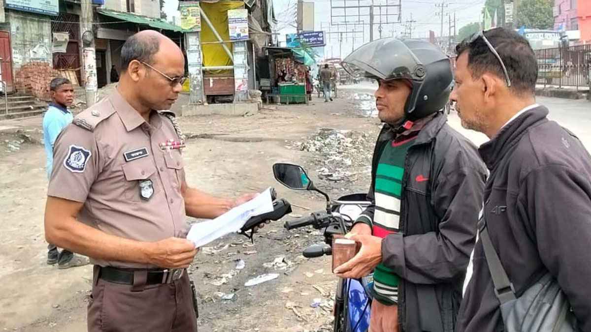 রংপুরে অবৈধ যানবাহন বিরোধী অভিযানে ৪৮ ঘণ্টায় ৮৮ মামলা