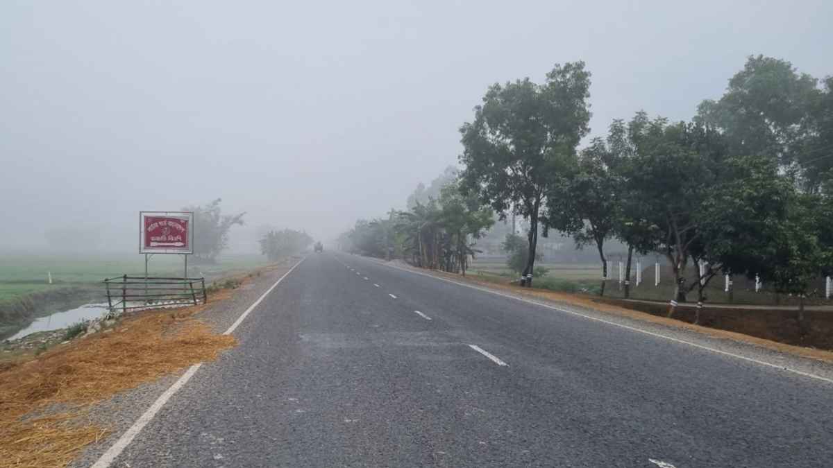 পঞ্চগড়ে এপ্রিলে শীতের আমেজ, ভোরে ঘন কুয়াশায় বিস্মিত স্থানীয়রা