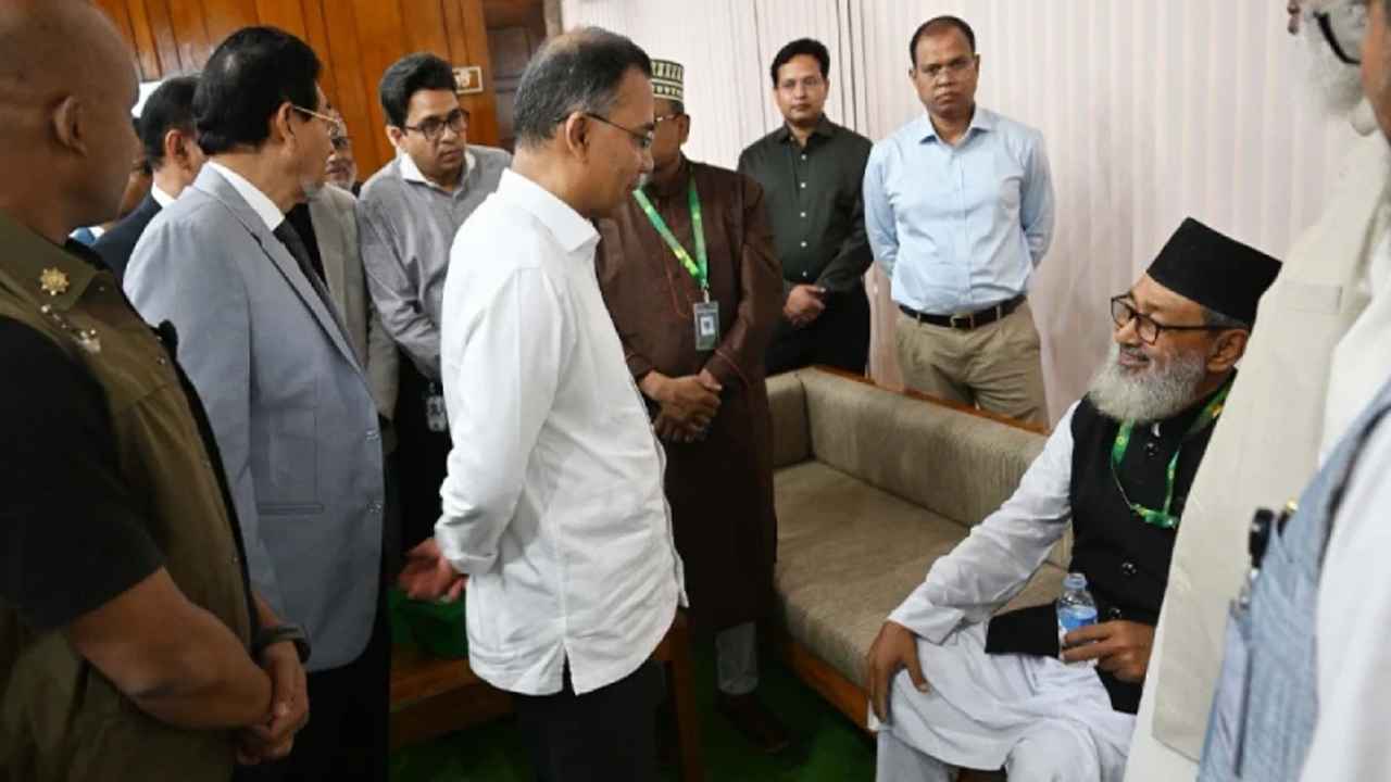 সংসদে অসুস্থ জামায়াত এমপির খোঁজ নিলেন প্রধানমন্ত্রী   